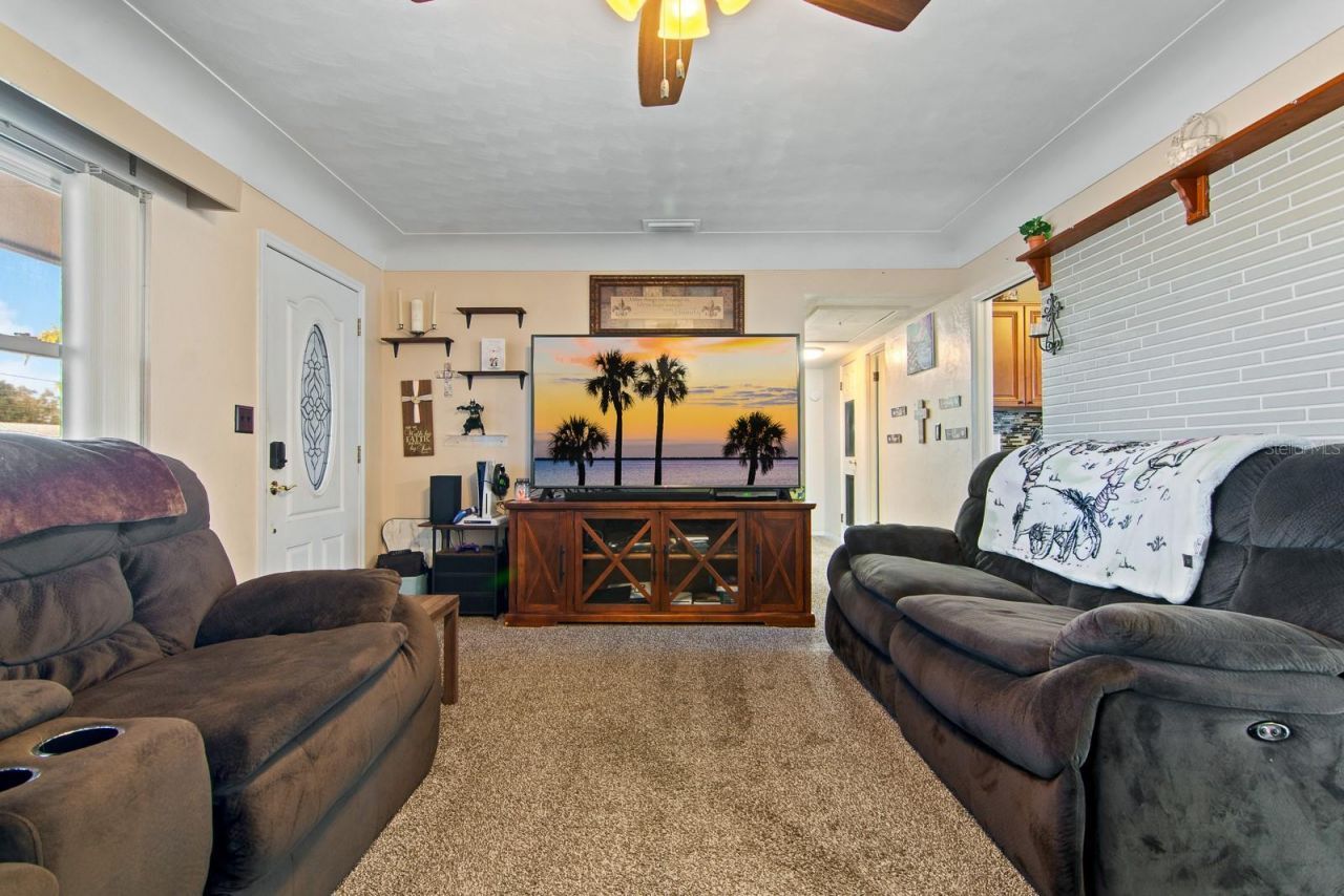 1901 Winchester Road N, Saint Petersburg, FL 33710 Photo