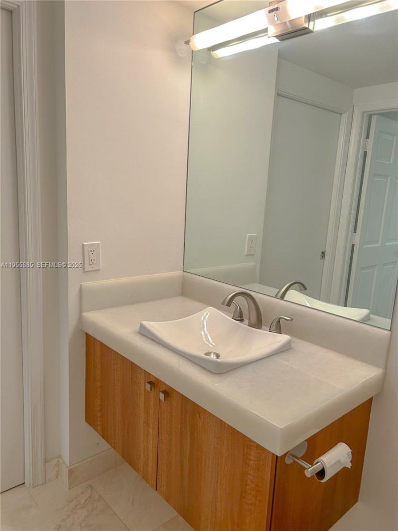 19501 W Country Club Dr , Unit 1209, Aventura, FL 33180 Photo
