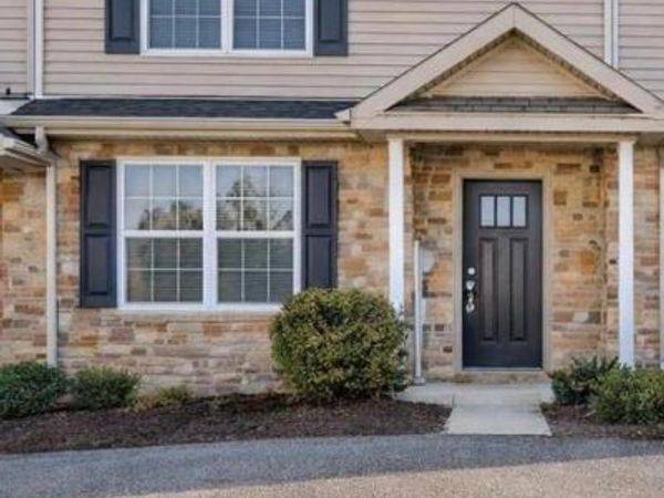 865 GREGS DRIVE, HARRISBURG, PA 17111