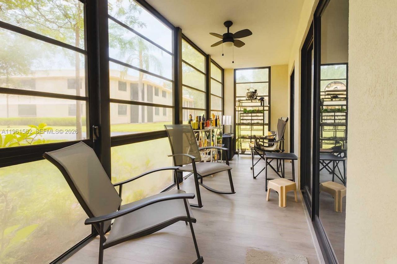 921 NE 199th St, Unit 107, Miami, FL 33179 Photo