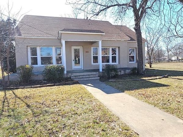 616 E 9th Street, Coleman, TX 76834