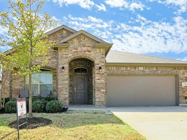 712 Greenford Manor, Fort Worth, TX 76247