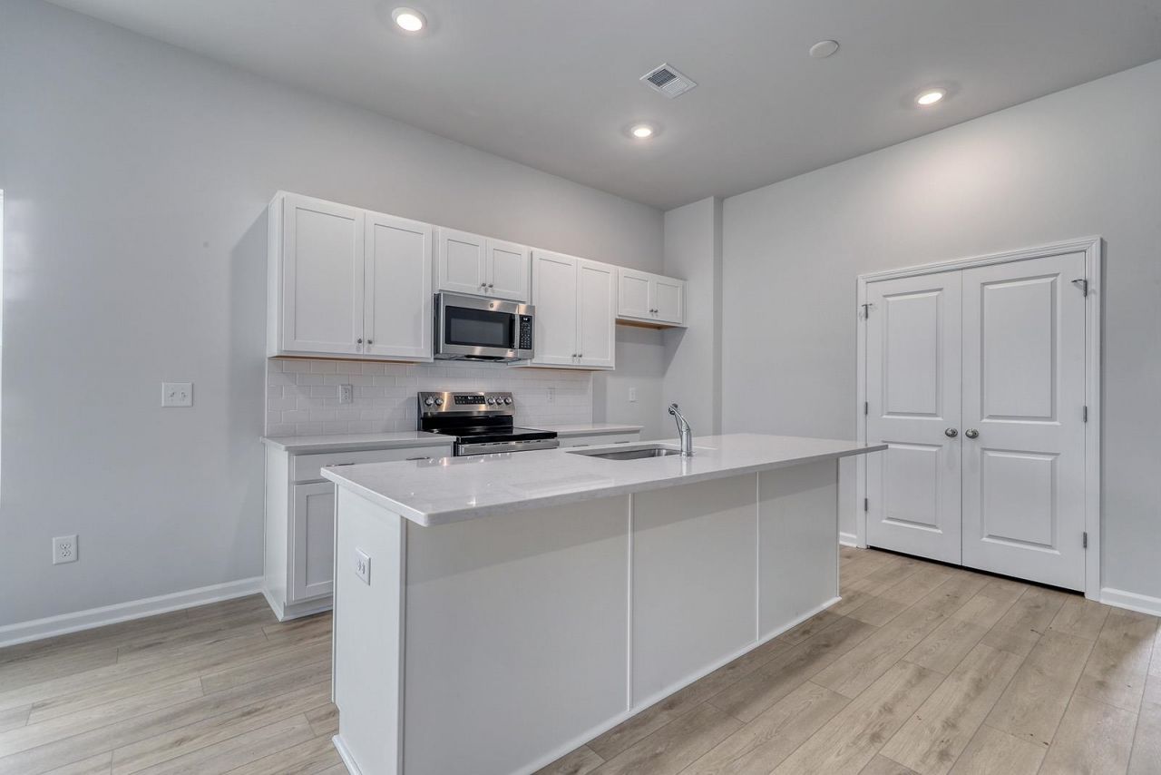 3412 Logan St. Photo 7