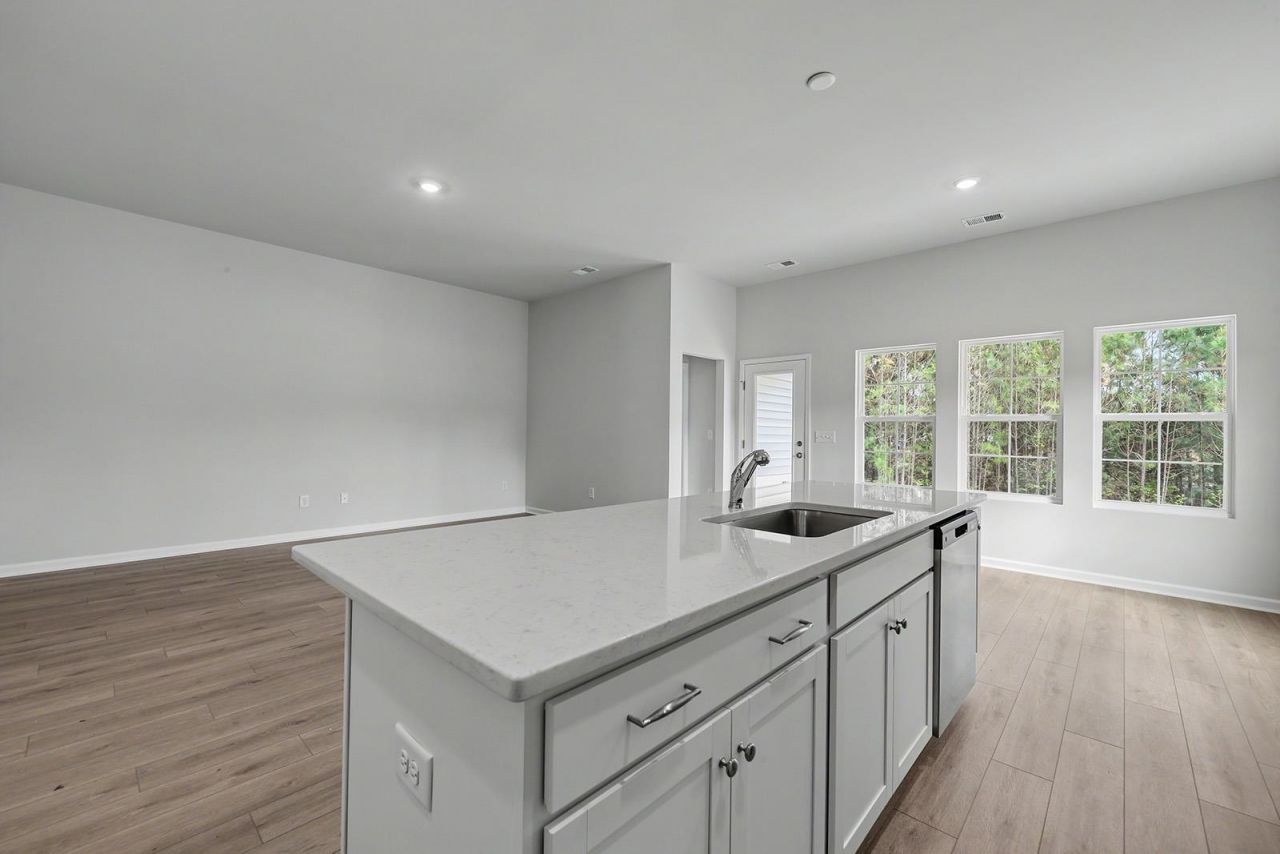 3412 Logan St. Photo 8