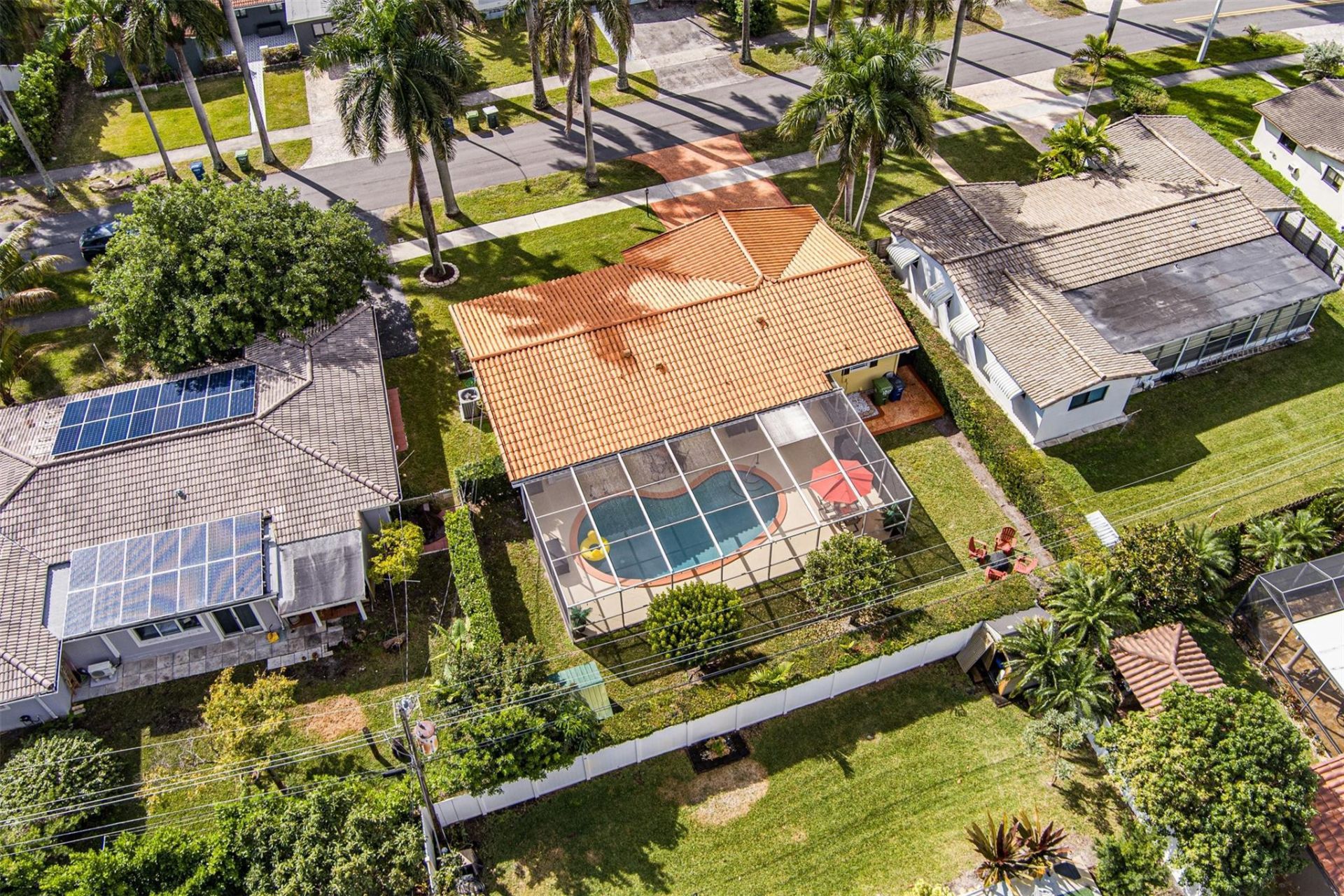 1017 NE 4th Street, Hallandale Beach, FL 33009 Photo