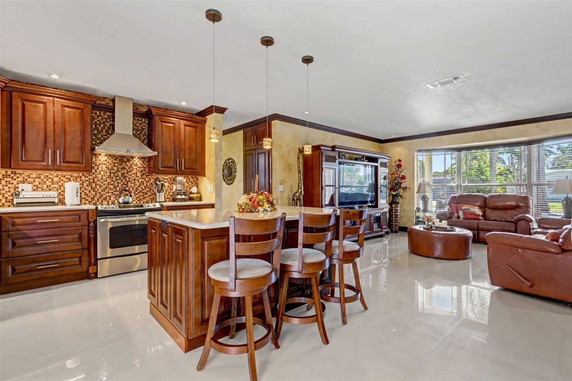 1017 NE 4th Street, Hallandale Beach, FL 33009 Photo