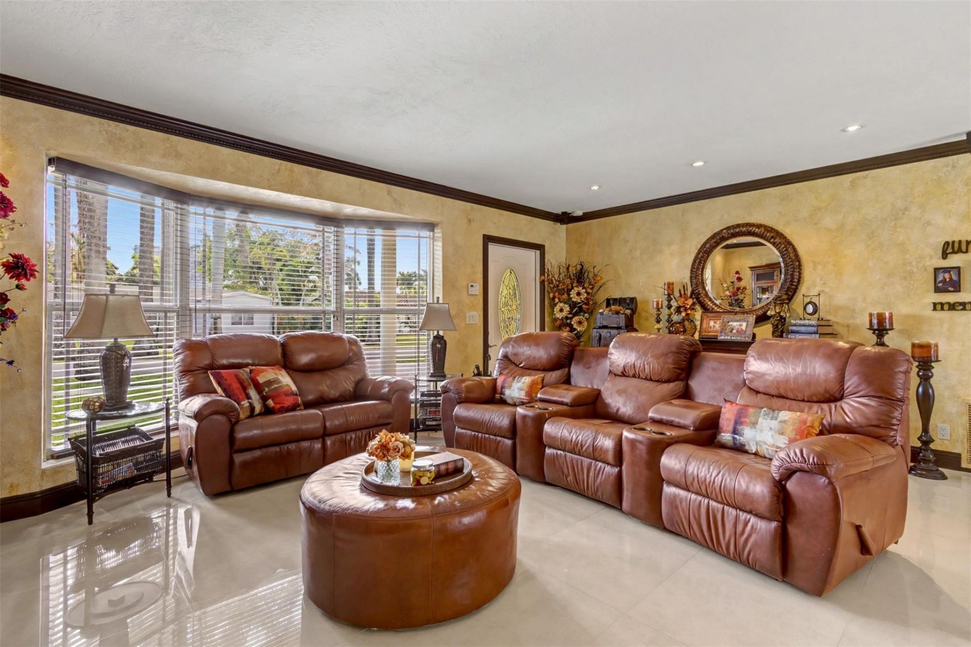 1017 NE 4th Street, Hallandale Beach, FL 33009 Photo