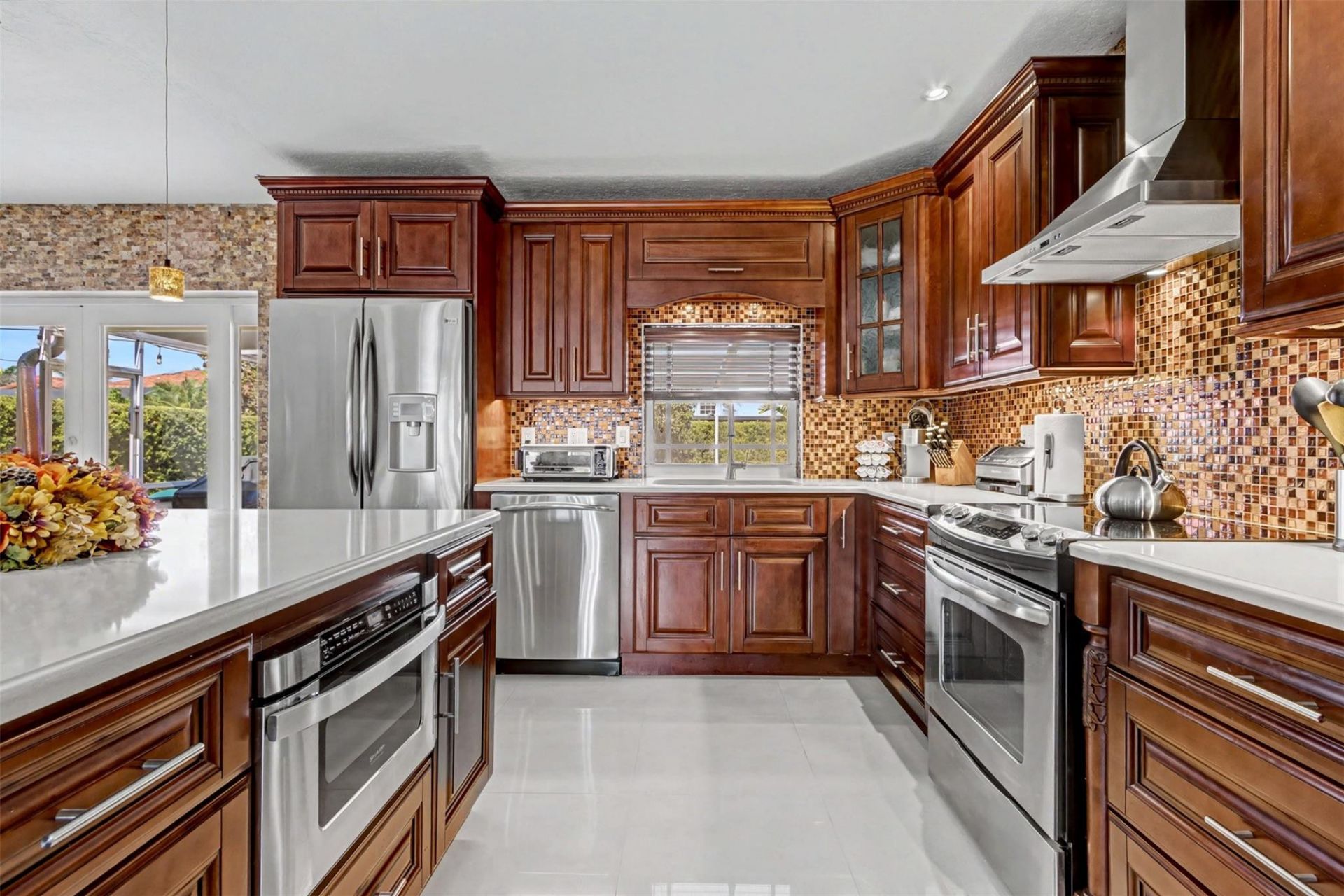 1017 NE 4th Street, Hallandale Beach, FL 33009 Photo