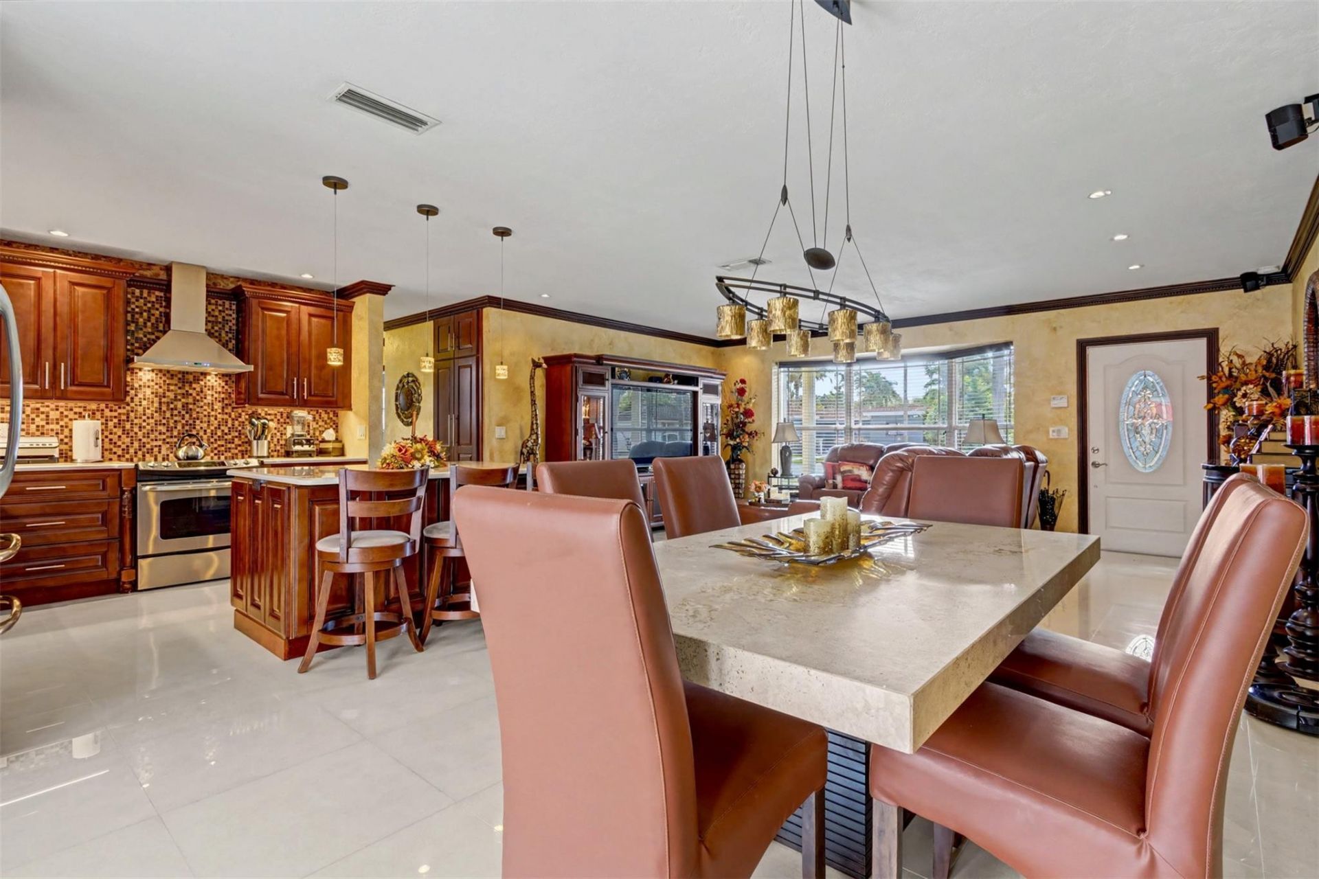 1017 NE 4th Street, Hallandale Beach, FL 33009 Photo