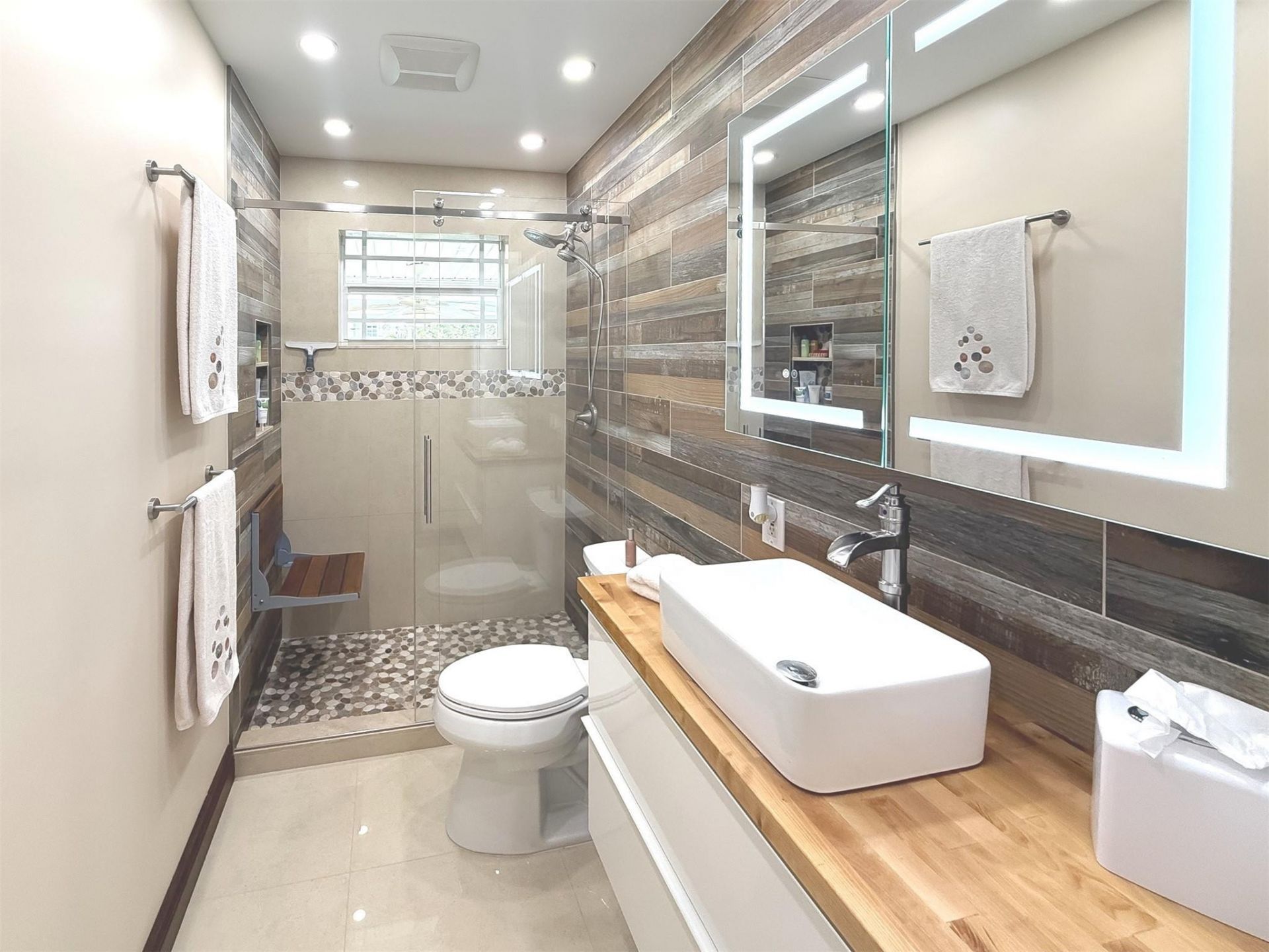 1017 NE 4th Street, Hallandale Beach, FL 33009 Photo