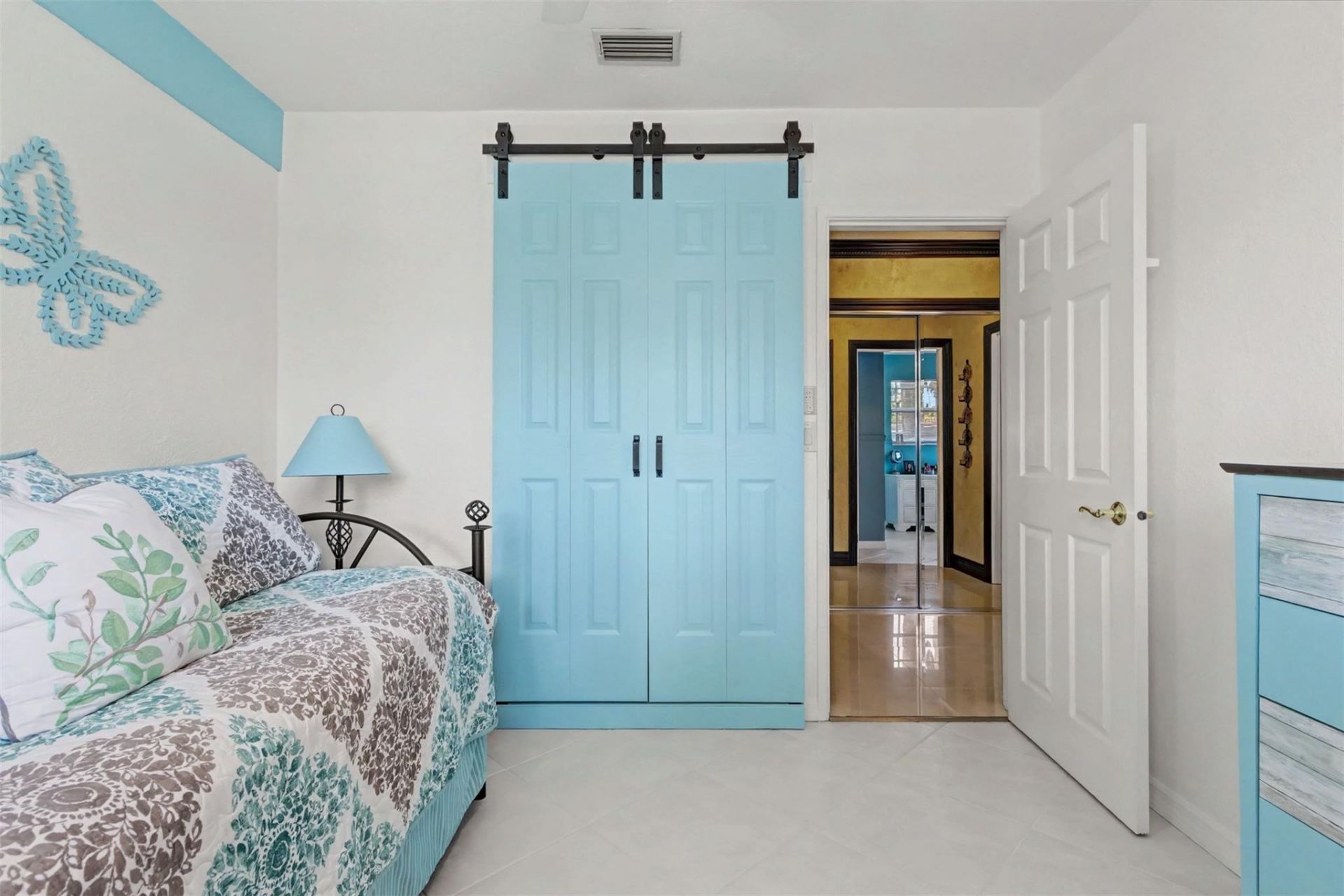 1017 NE 4th Street, Hallandale Beach, FL 33009 Photo