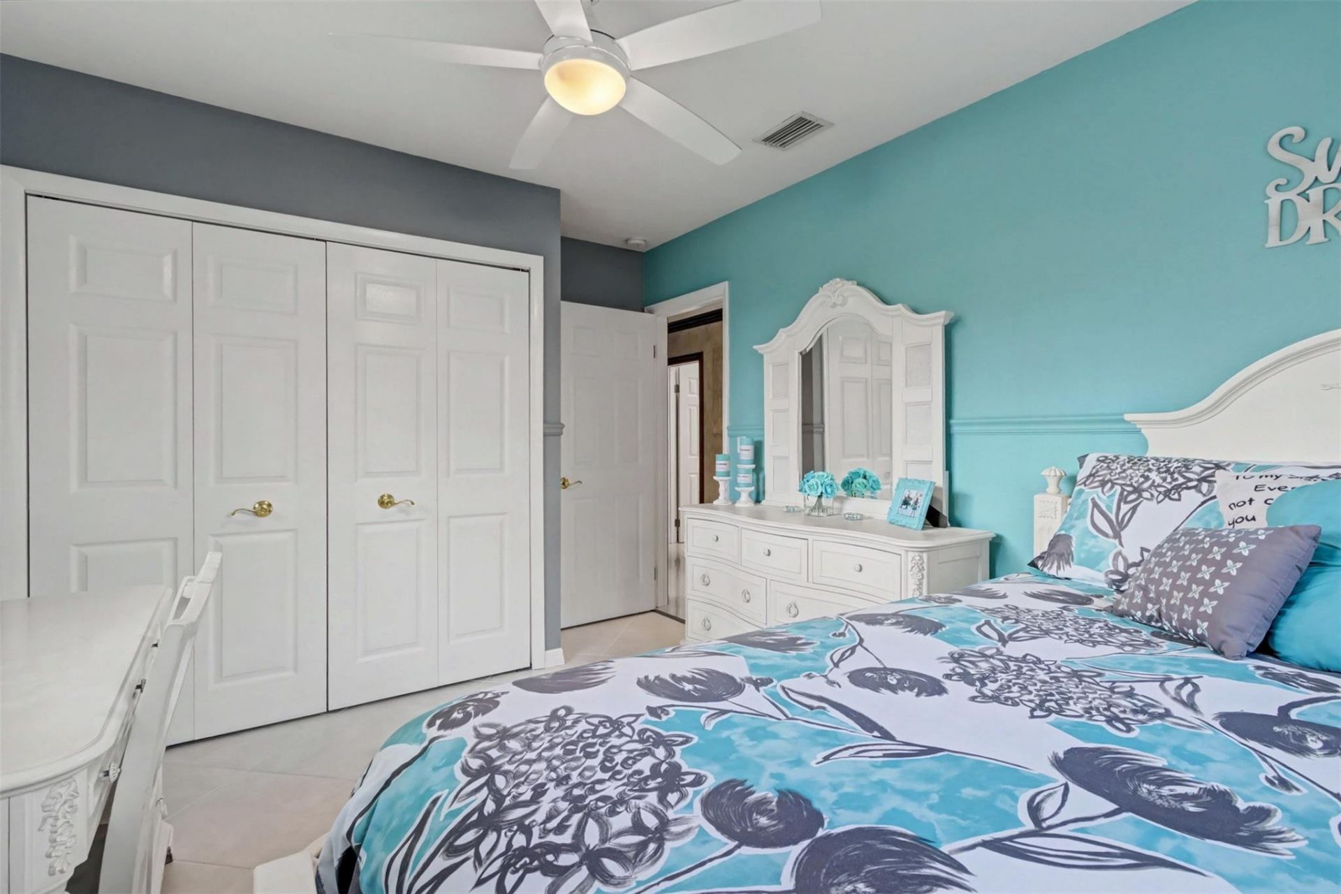 1017 NE 4th Street, Hallandale Beach, FL 33009 Photo