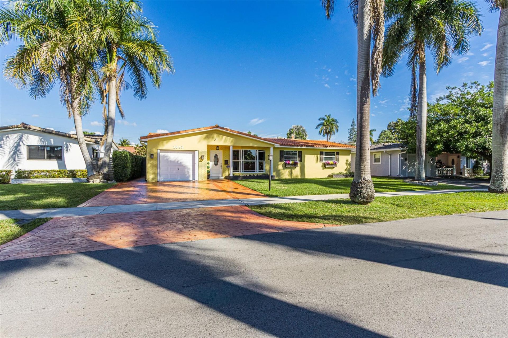 1017 NE 4th Street, Hallandale Beach, FL 33009 Photo