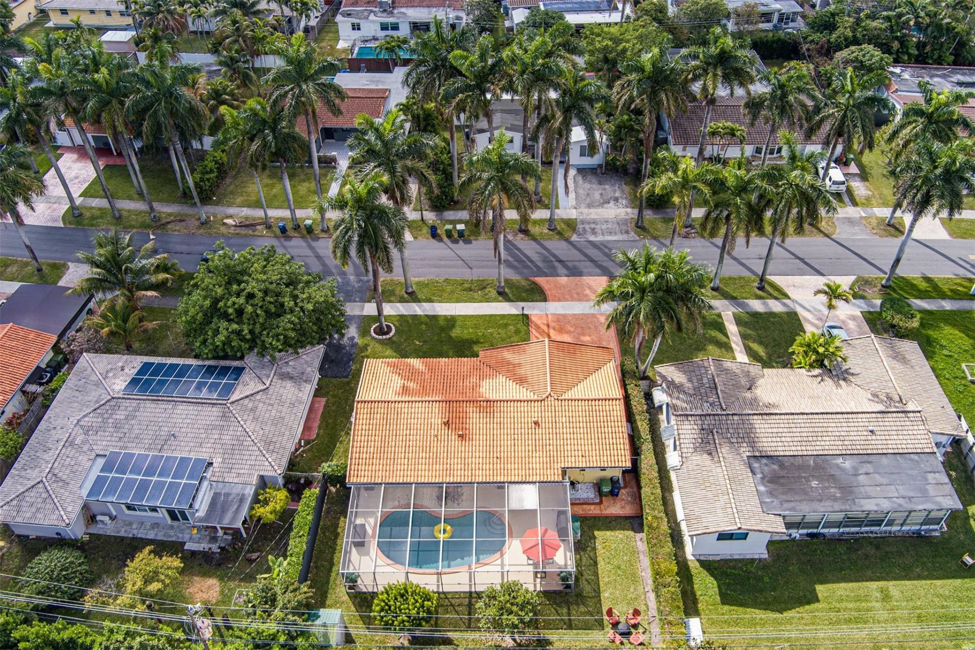 1017 NE 4th Street, Hallandale Beach, FL 33009 Photo