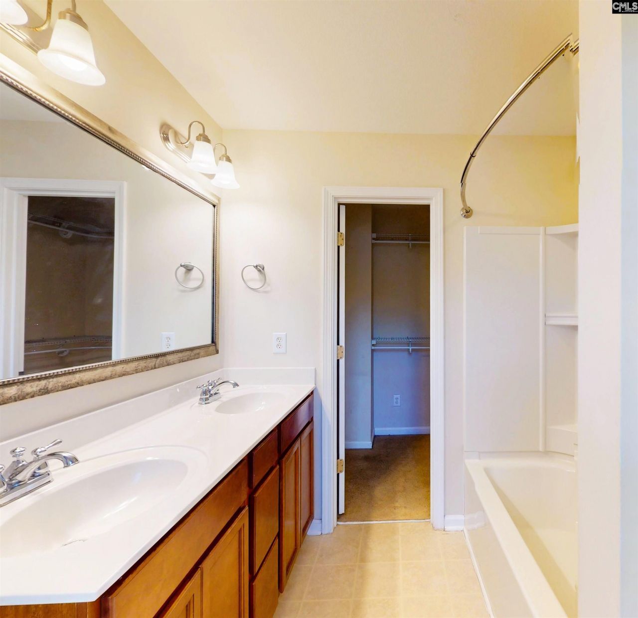 215 Favorite Court  Photo 11