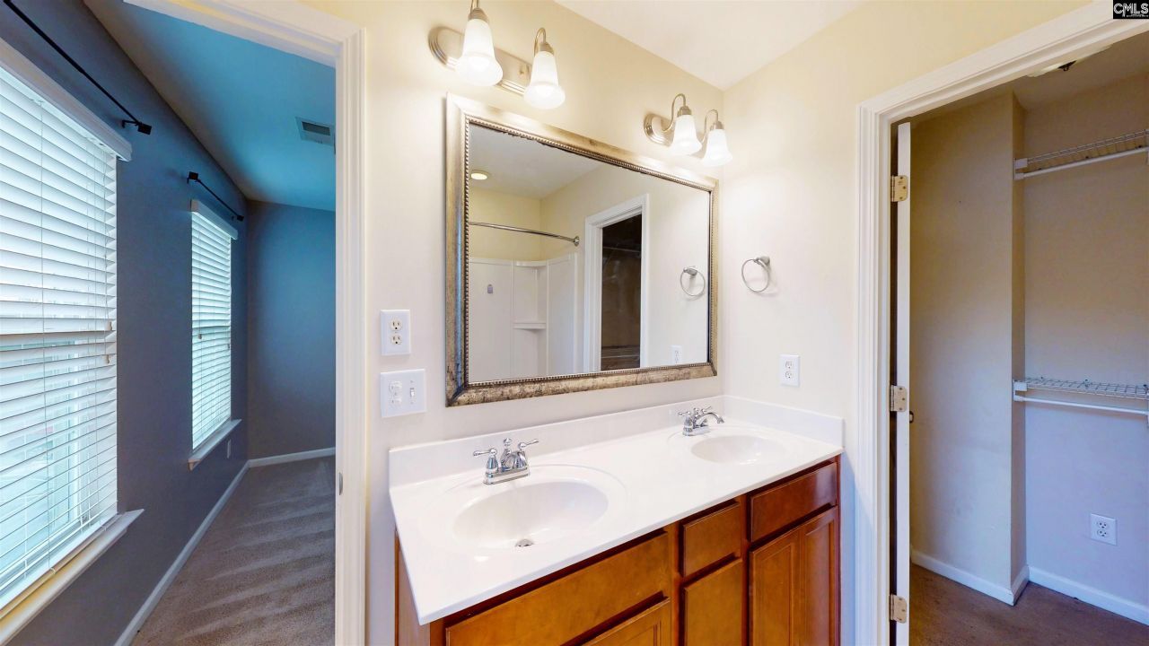 215 Favorite Court  Photo 12