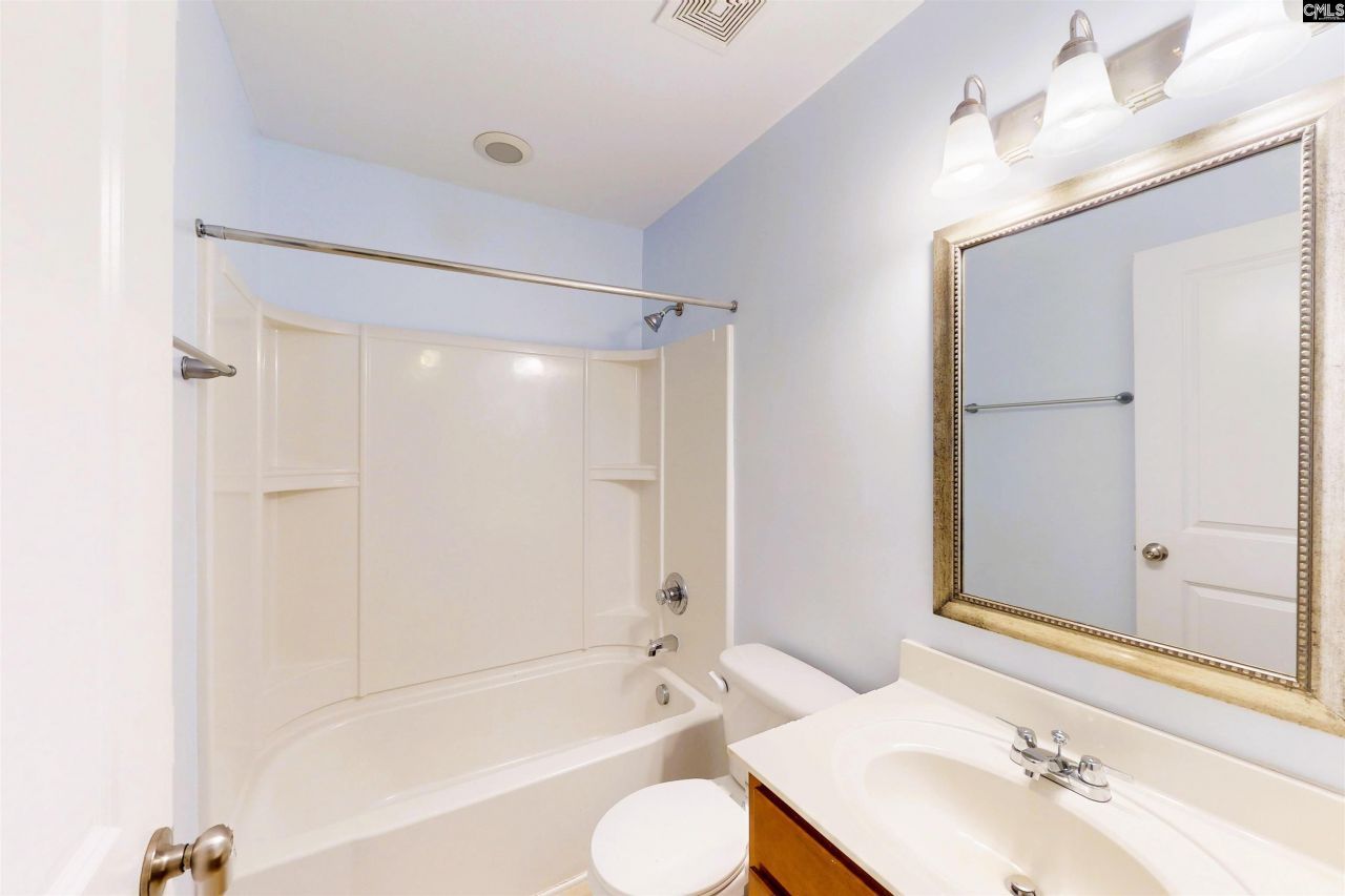 215 Favorite Court  Photo 17