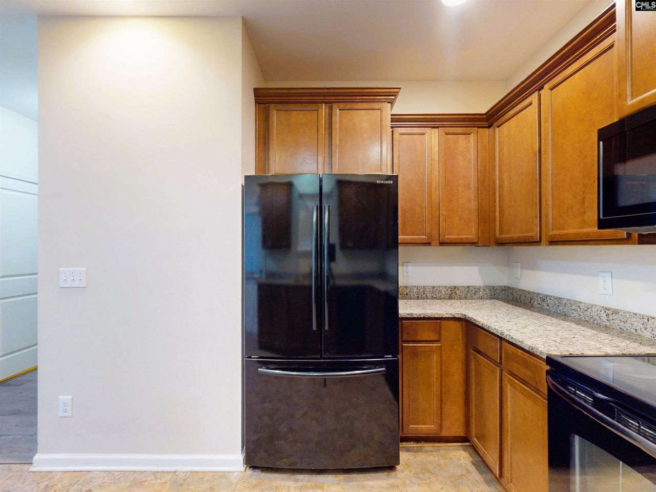 215 Favorite Court  Photo 8