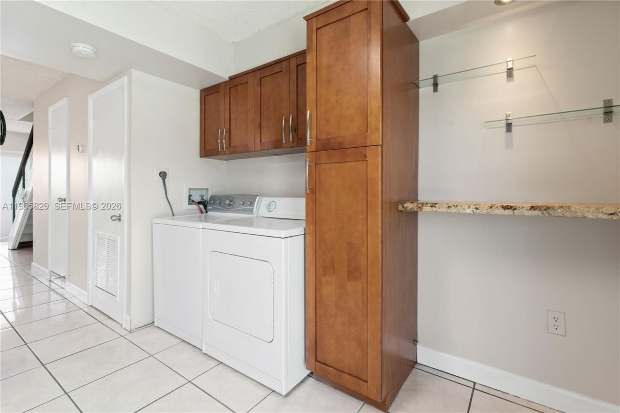 2162 W 60th St , Unit 14203, Hialeah, FL 33016 Photo