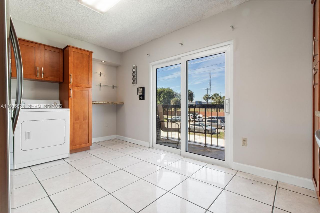 2162 W 60th St , Unit 14203, Hialeah, FL 33016 Photo