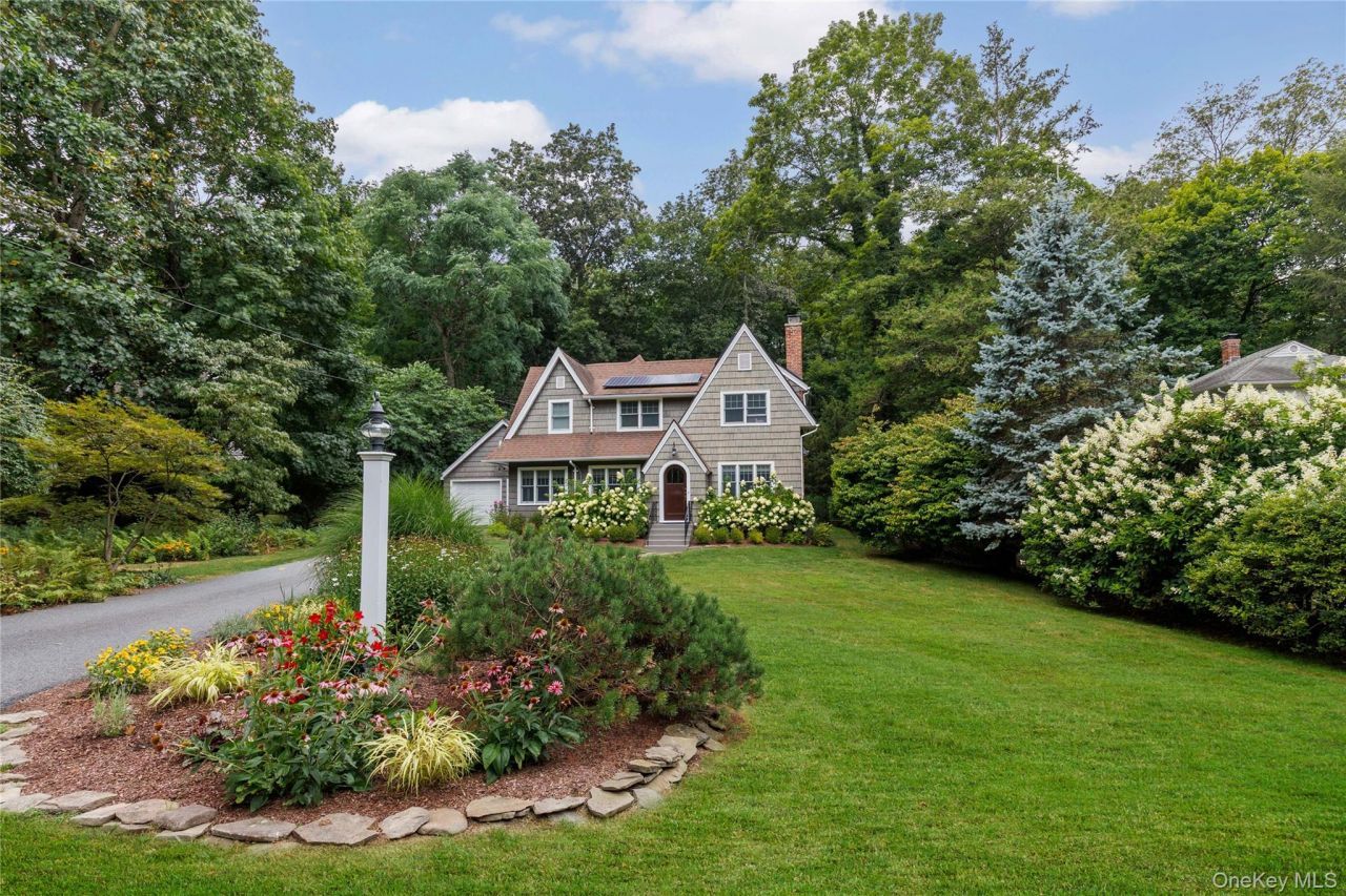 40 Smith Street, Chappaqua, NY 10514 Main Photo