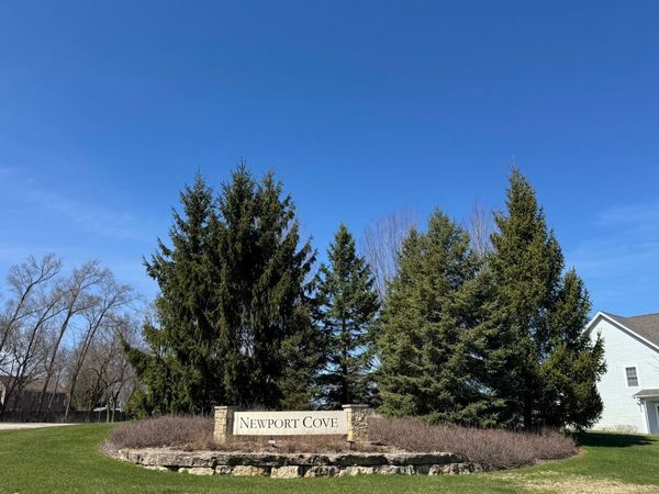 40441 N South Newport Drive, Antioch, IL 60002
