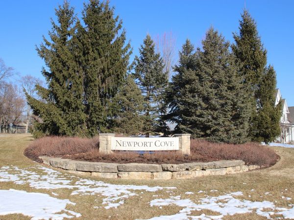 40455 N South Newport Drive, Antioch, IL 60002