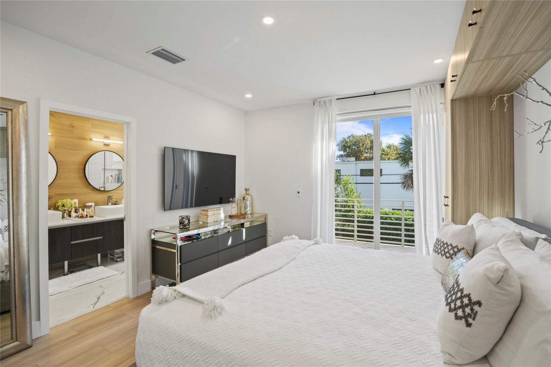 1514 SW 4th Avenue, Unit 1514, Fort Lauderdale, FL 33315 Photo