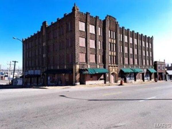 8326 Halls Ferry Road , St Louis, MO 63147