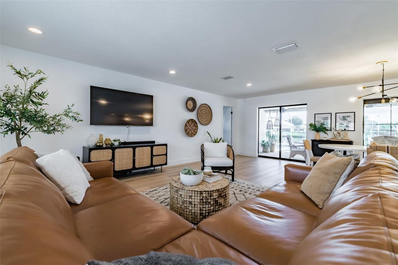 917 Chipaway Drive, Apollo Beach, FL 33572 Photo