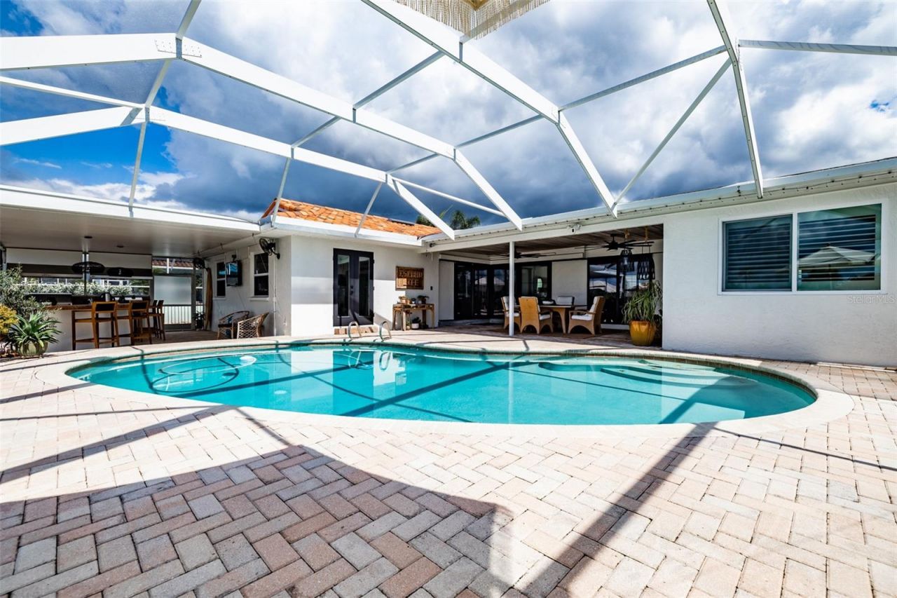917 Chipaway Drive, Apollo Beach, FL 33572 Photo
