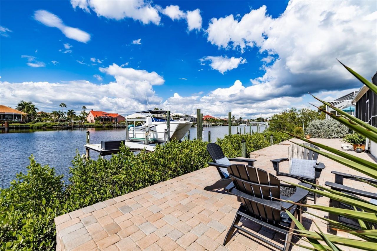 917 Chipaway Drive, Apollo Beach, FL 33572 Photo