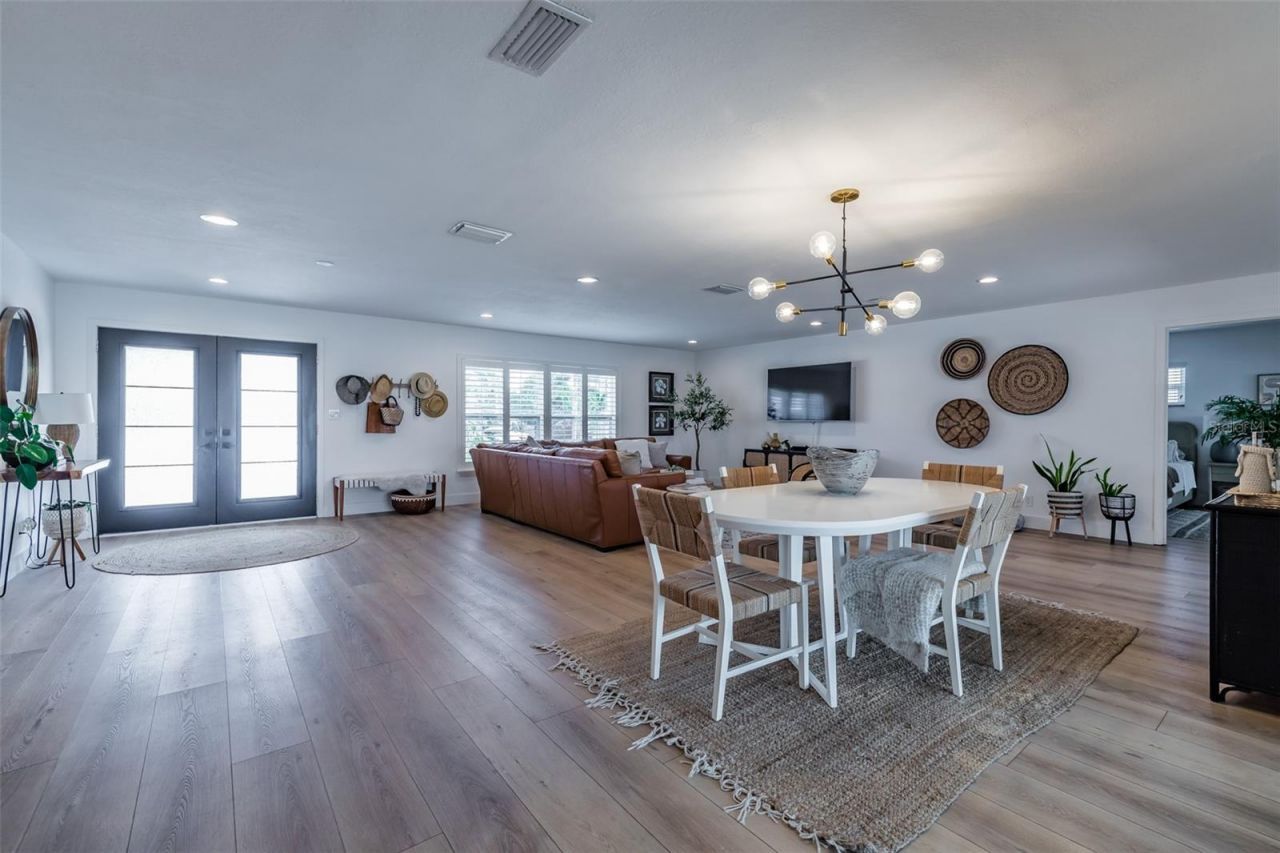 917 Chipaway Drive, Apollo Beach, FL 33572 Photo