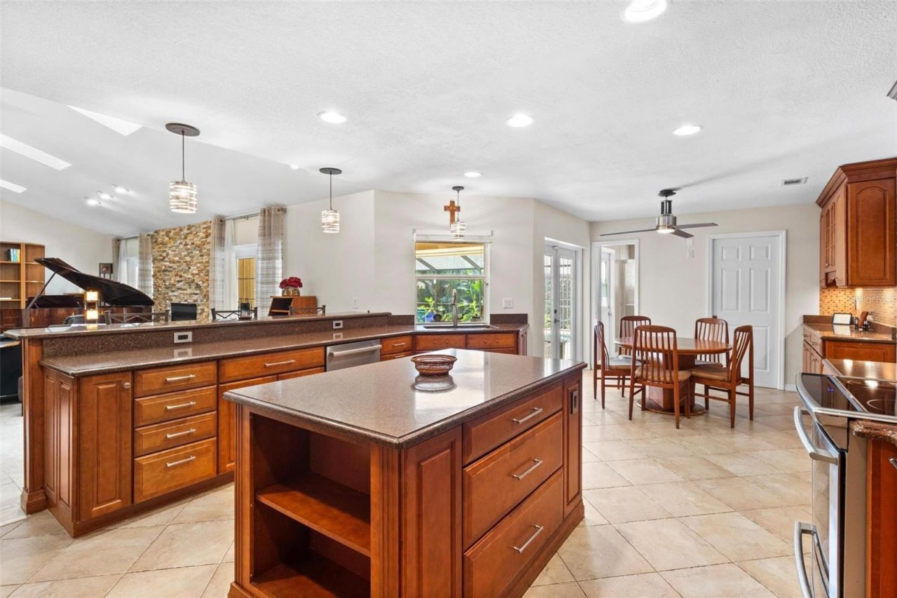 6407 E 112th Avenue, Temple Terrace, FL 33617 Photo