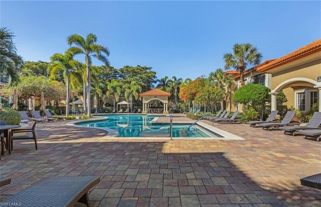 8950 Colonnades Ct E, Unit 824, Bonita Springs, FL 34135 Photo