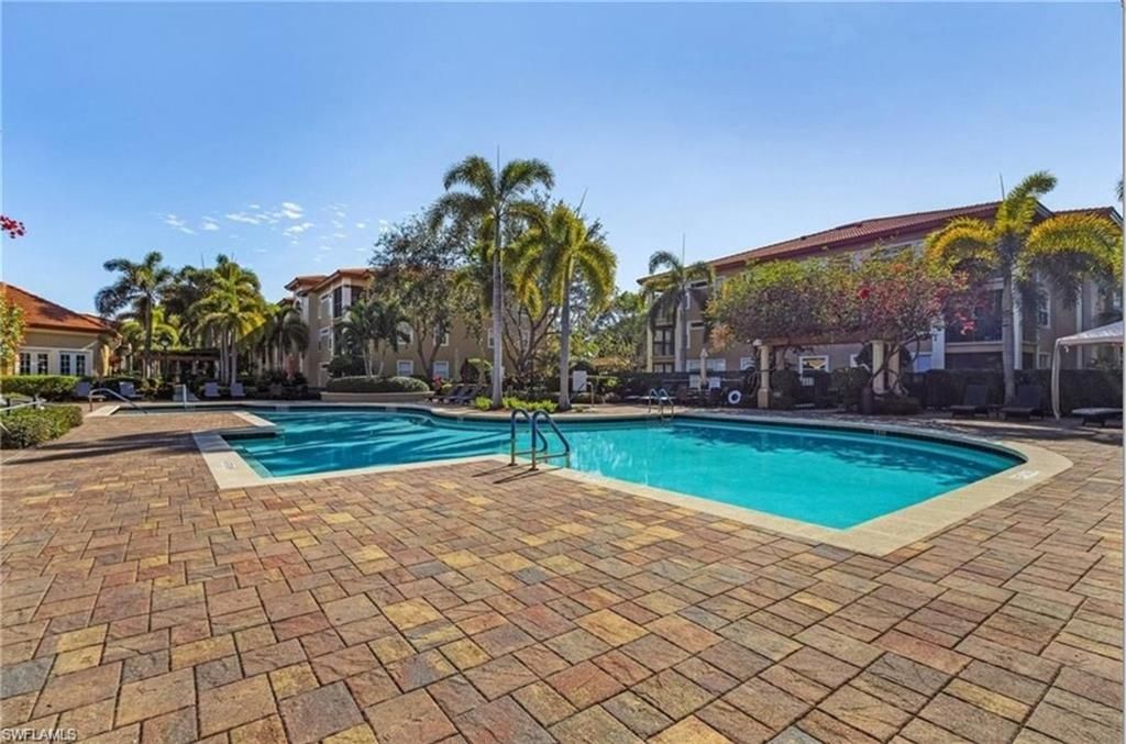 8950 Colonnades Ct E, Unit 824, Bonita Springs, FL 34135 Photo