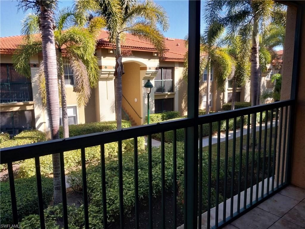 8950 Colonnades Ct E, Unit 824, Bonita Springs, FL 34135 Photo