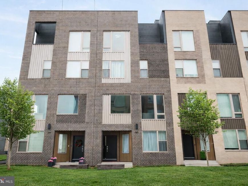 3203 Parkview Walk, Philadelphia, PA 19125 Main Photo