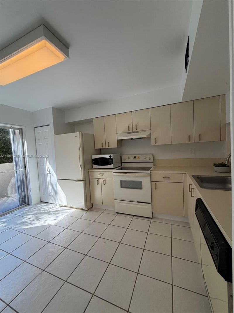 8260 SW 149th Ct , Unit 9-204, Miami, FL 33193 Photo