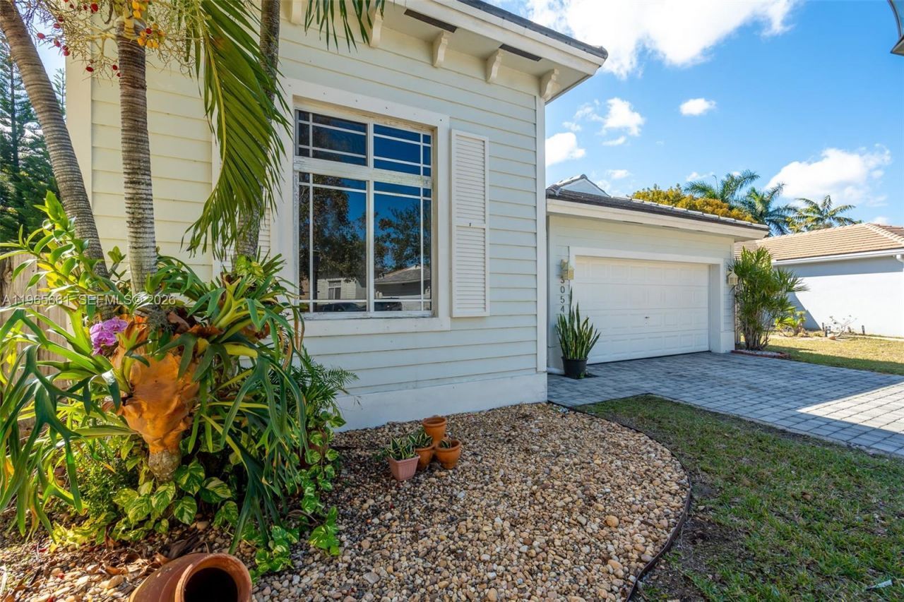 3054 SE 5th Dr, Homestead, FL 33033 Photo