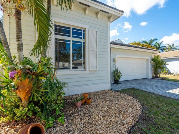 3054 SE 5th Dr, Homestead, FL 33033