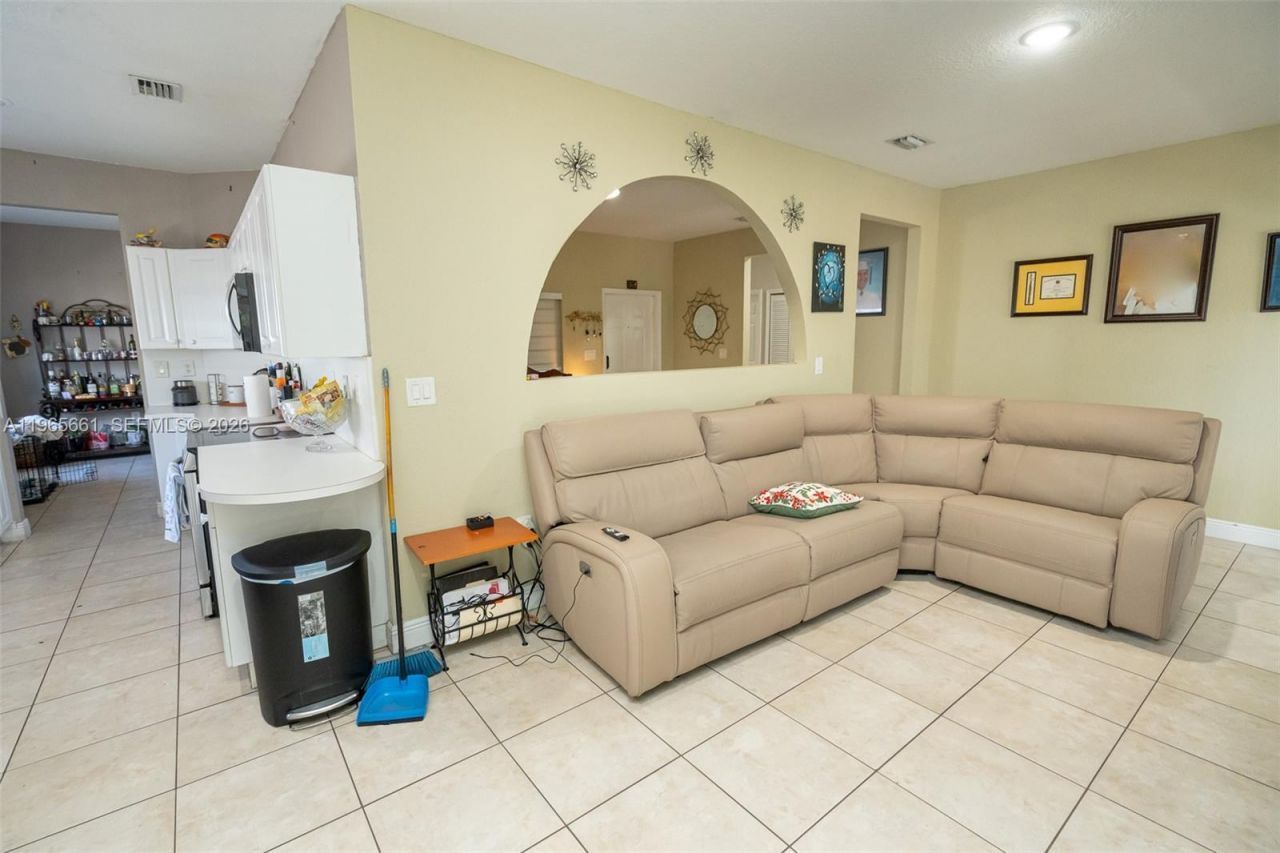 3054 SE 5th Dr, Homestead, FL 33033 Photo