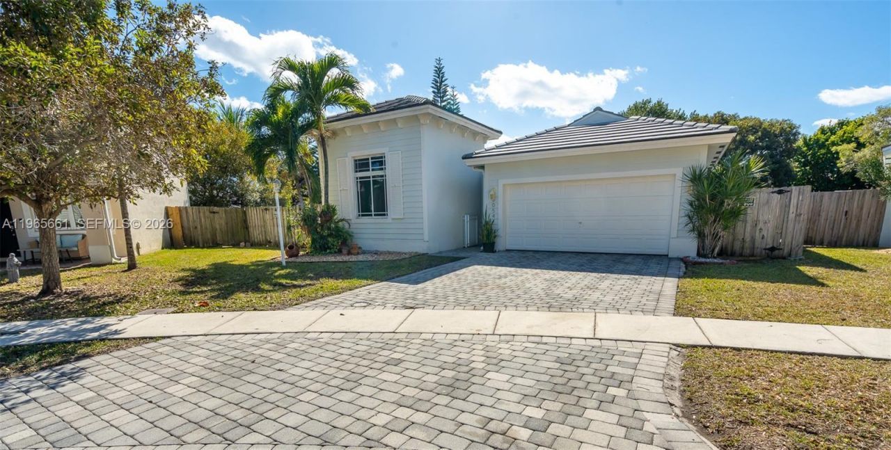 3054 SE 5th Dr, Homestead, FL 33033 Photo