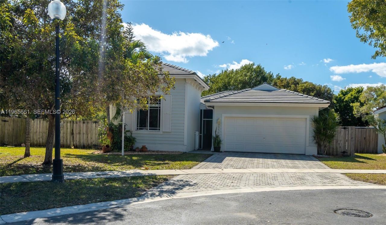 3054 SE 5th Dr, Homestead, FL 33033 Photo