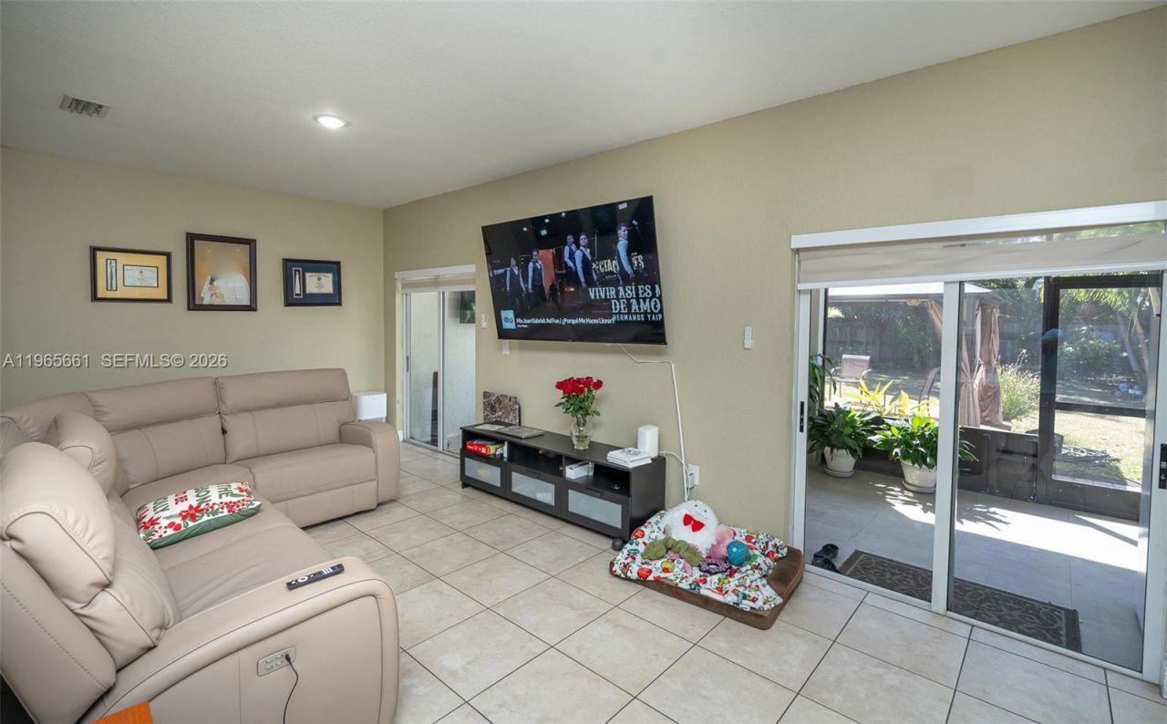 3054 SE 5th Dr, Homestead, FL 33033 Photo
