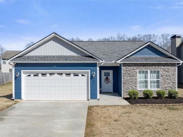 517 Highland Pointe Drive, Alto, GA 30510