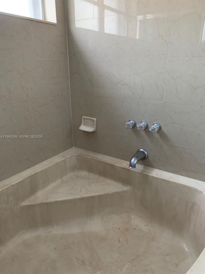 12447 NW 7th St, Miami, FL 33182 Photo