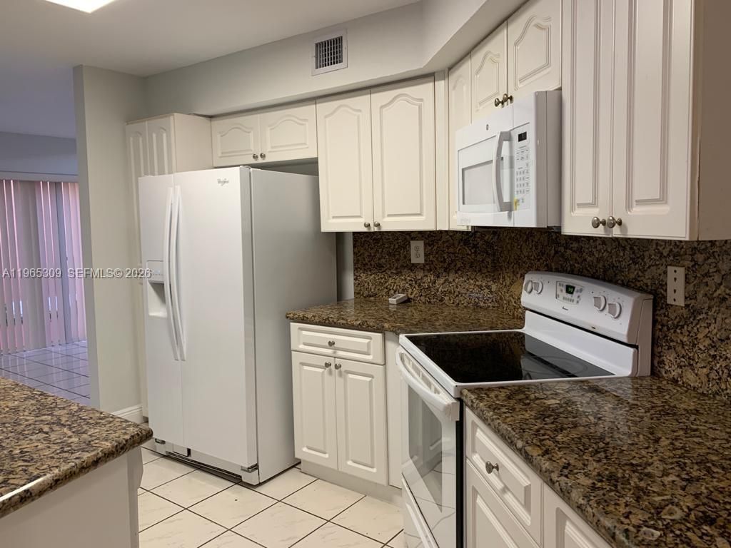 12447 NW 7th St, Miami, FL 33182 Photo