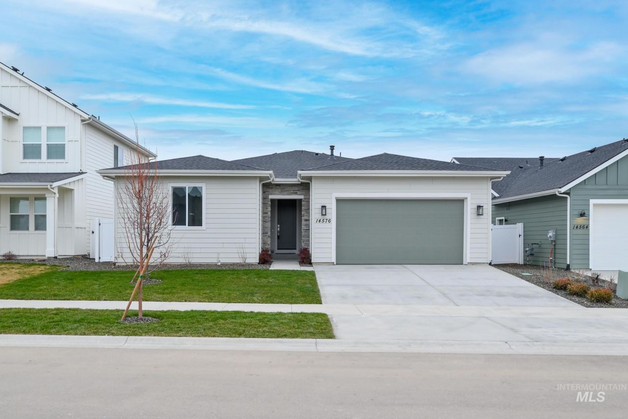 8548 W Millcreek Dr, Star, ID 83669 Main Photo
