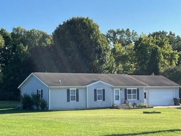 6754 Paw Paw Avenue, Coloma, MI 49038